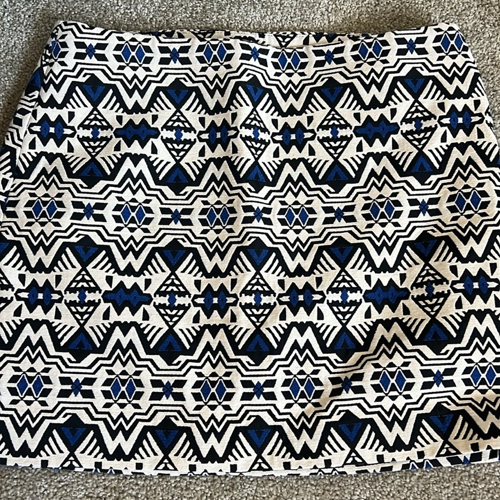 H&M Aztec Print Mini Skirt Jacquard-weave skirt with a concealed zip on one side